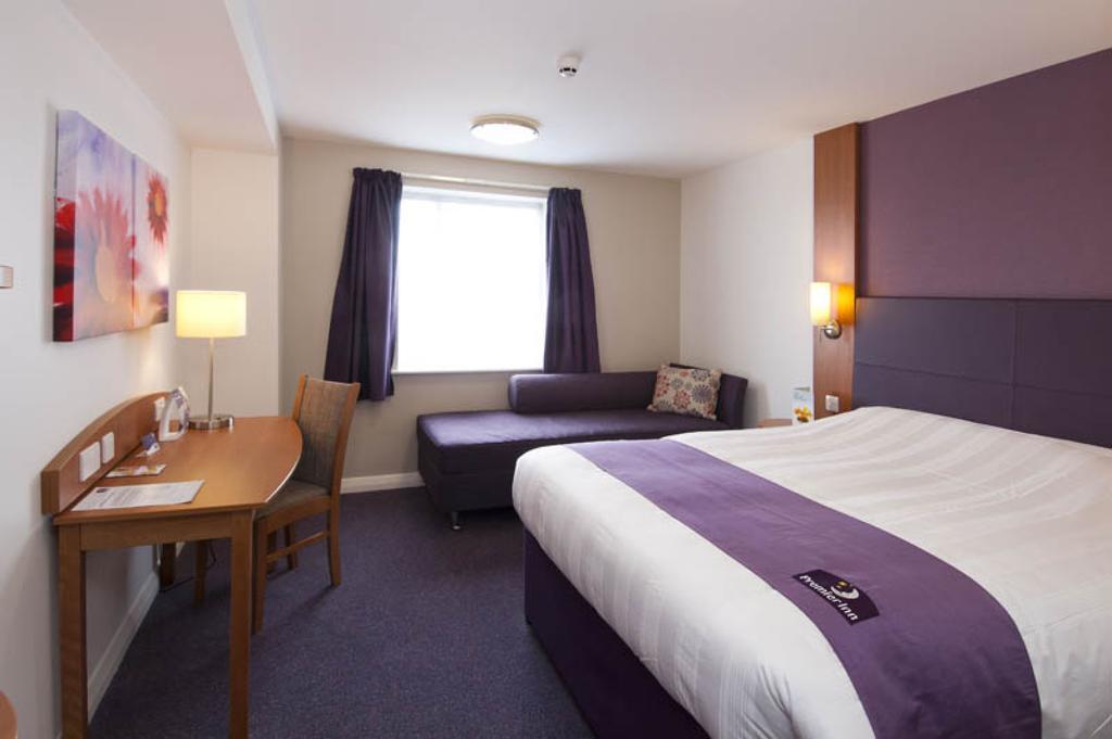 Premier Inn London Ealing Brentford Bilik gambar