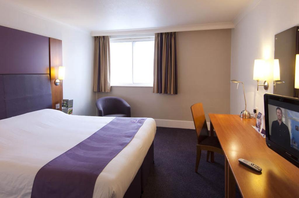 Premier Inn London Ealing Brentford Bilik gambar