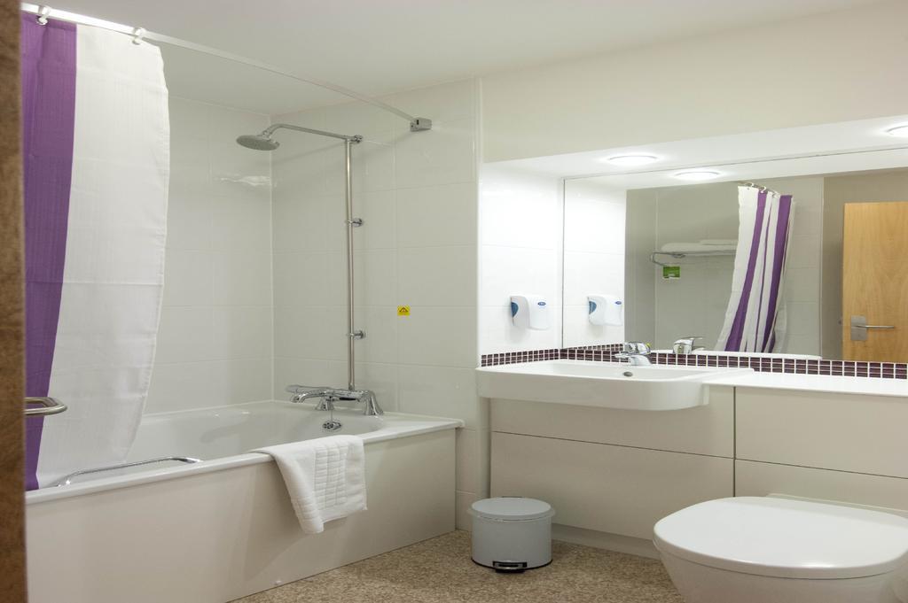 Premier Inn London Ealing Brentford Bilik gambar