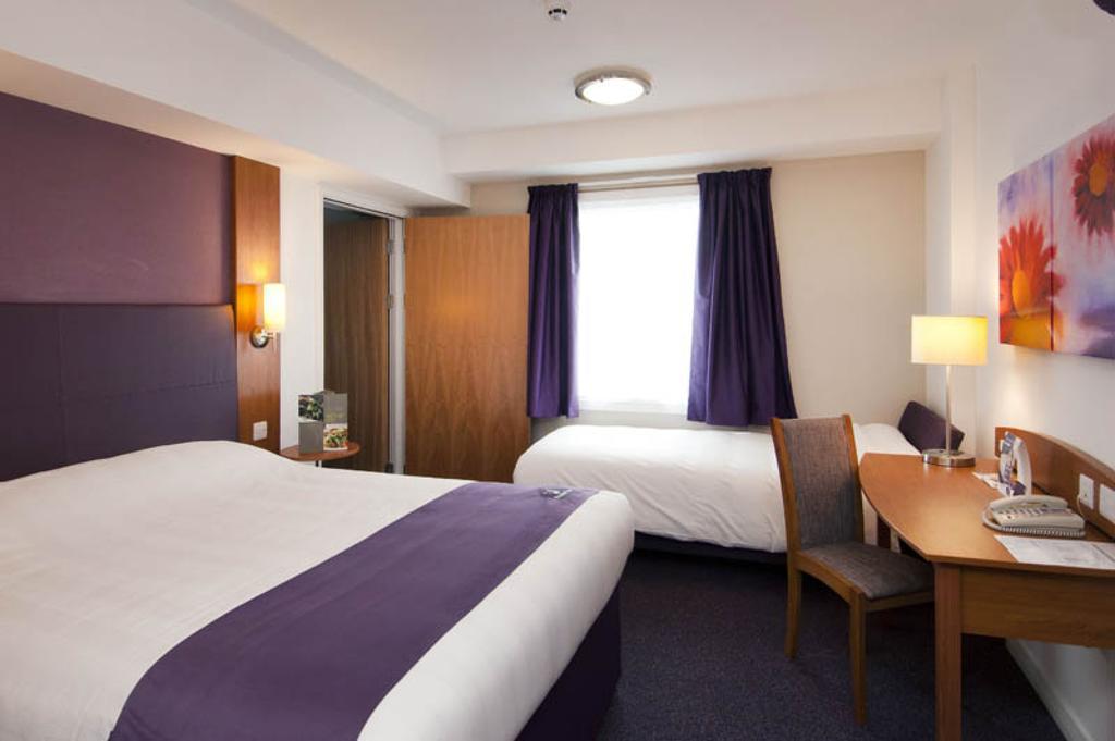 Premier Inn London Ealing Brentford Bilik gambar